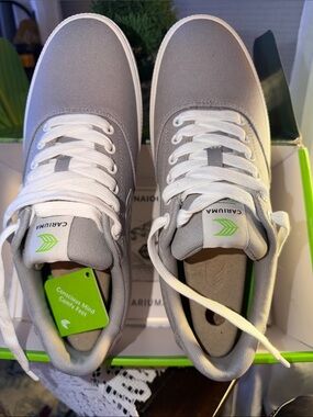 Cariuma Gray Canvas Low-Top Sneakers with White Laces and Green Accents